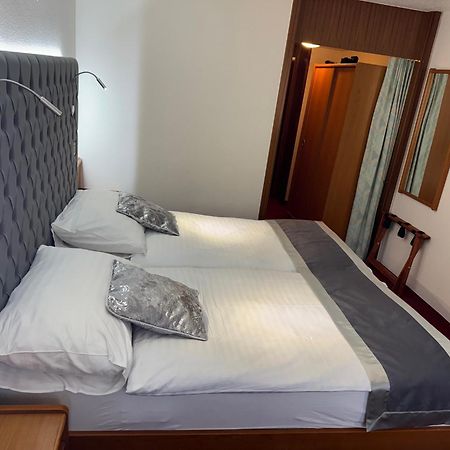 Hotel Des Trois Rois Le Locle Zewnętrze zdjęcie