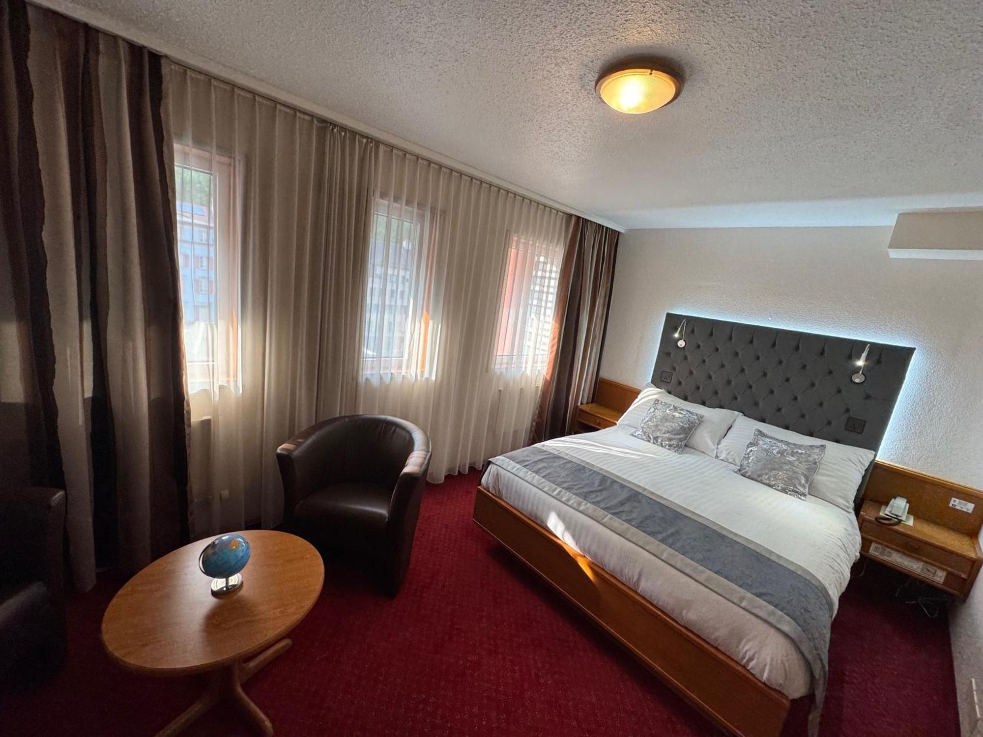 Hotel Des Trois Rois Le Locle Zewnętrze zdjęcie